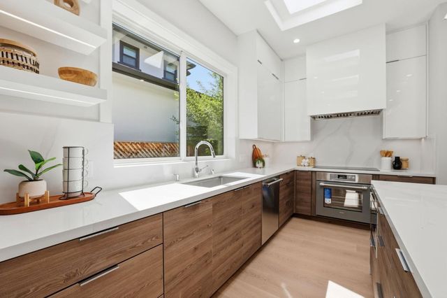 10536 S Tantau Avenue, Cupertino, CA 95014