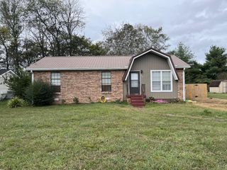 312 Blade St, Gallatin, TN 37066