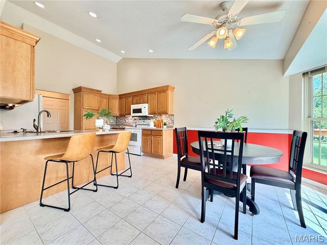 7525 Stonebridge Golf Drive, Maryville, IL 62062