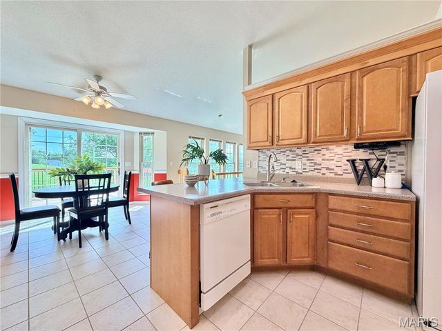 7525 Stonebridge Golf Drive, Maryville, IL 62062
