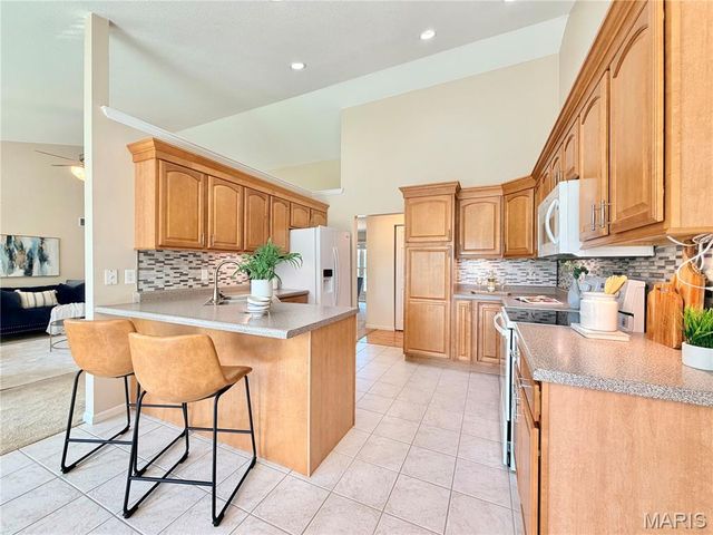 7525 Stonebridge Golf Drive, Maryville, IL 62062