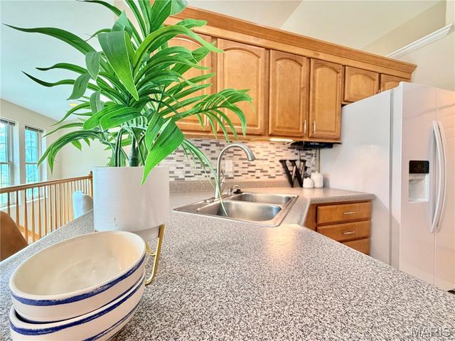 7525 Stonebridge Golf Drive, Maryville, IL 62062