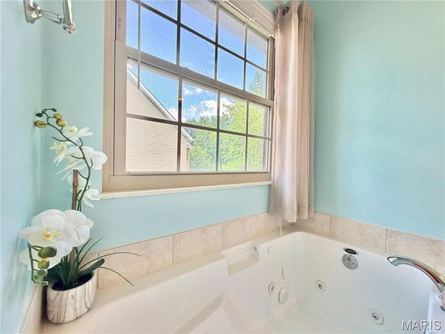 7525 Stonebridge Golf Drive, Maryville, IL 62062