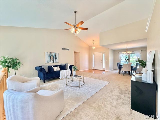 7525 Stonebridge Golf Drive, Maryville, IL 62062