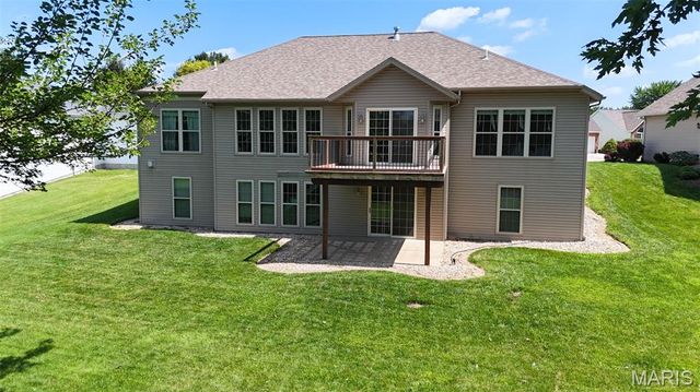 7525 Stonebridge Golf Drive, Maryville, IL 62062