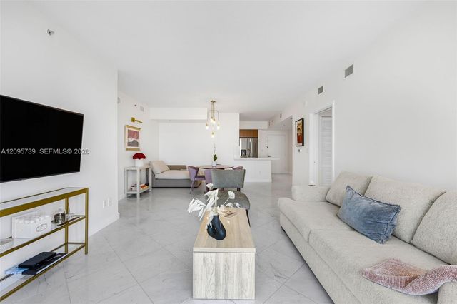 325 S Biscayne Boulevard 1019, Miami, FL 33131