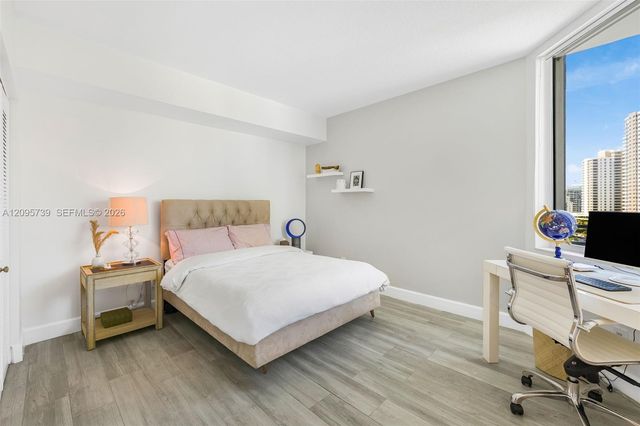 325 S Biscayne Boulevard 1019, Miami, FL 33131