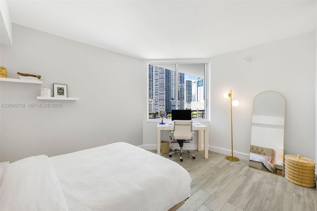 325 S Biscayne Boulevard 1019, Miami, FL 33131