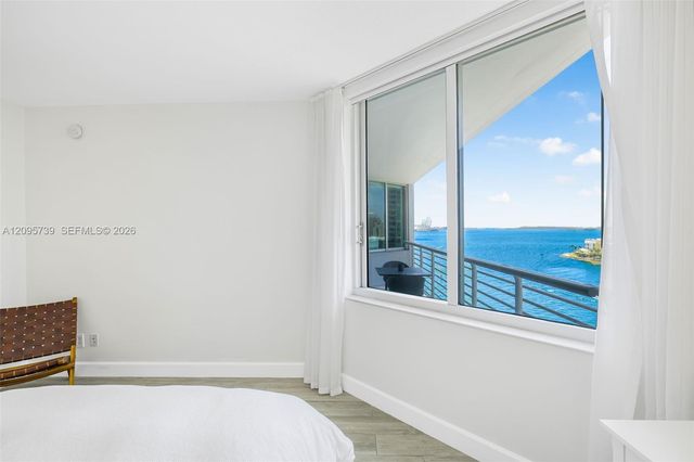325 S Biscayne Boulevard 1019, Miami, FL 33131