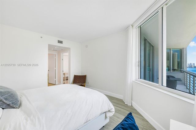 325 S Biscayne Boulevard 1019, Miami, FL 33131