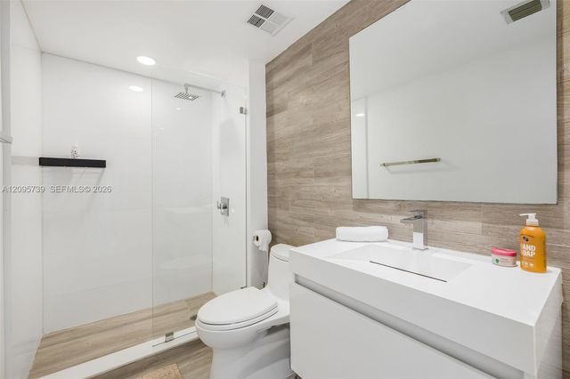 325 S Biscayne Boulevard 1019, Miami, FL 33131