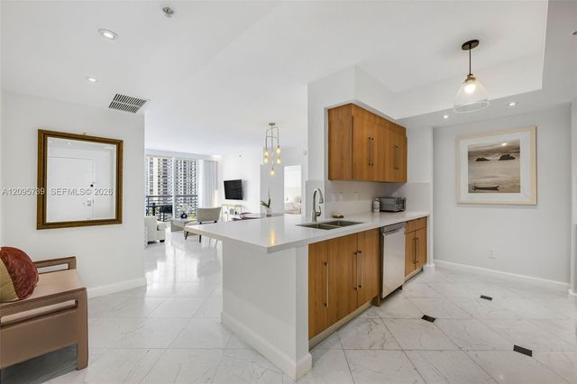 325 S Biscayne Boulevard 1019, Miami, FL 33131