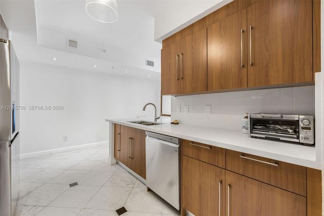 325 S Biscayne Boulevard 1019, Miami, FL 33131