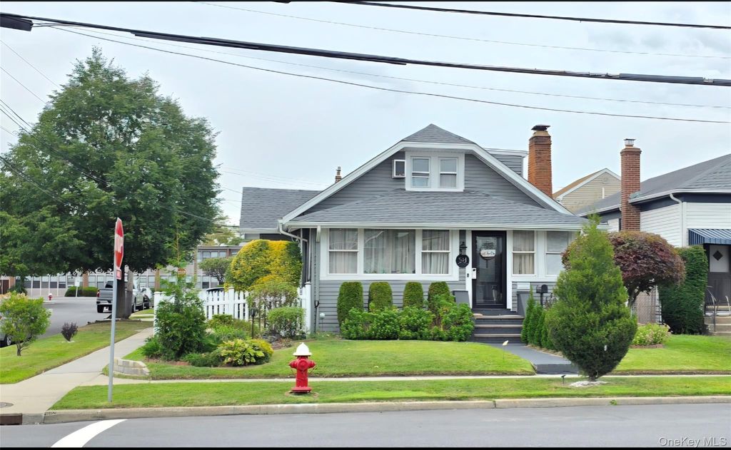 58 W Windsor Parkway, Oceanside, NY 11572 — exterior