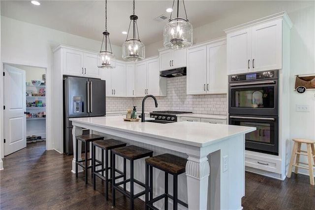 25 Stratford Way, Kingston, GA 30145