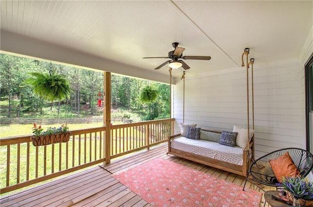 25 Stratford Way, Kingston, GA 30145