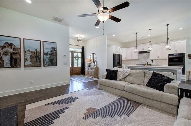 25 Stratford Way, Kingston, GA 30145