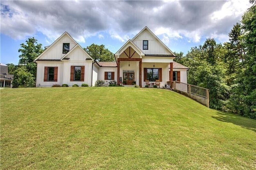 25 Stratford Way, Kingston, GA 30145