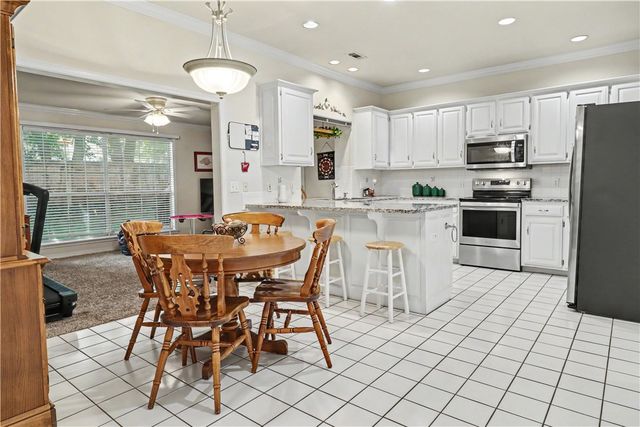 2669 E Meandering Way, Fayetteville, AR 72701