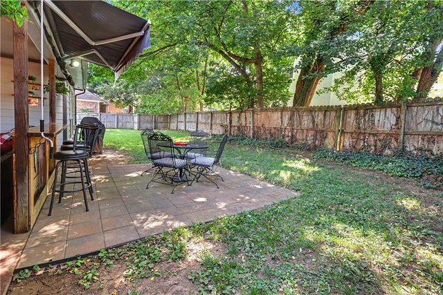 2669 E Meandering Way, Fayetteville, AR 72701