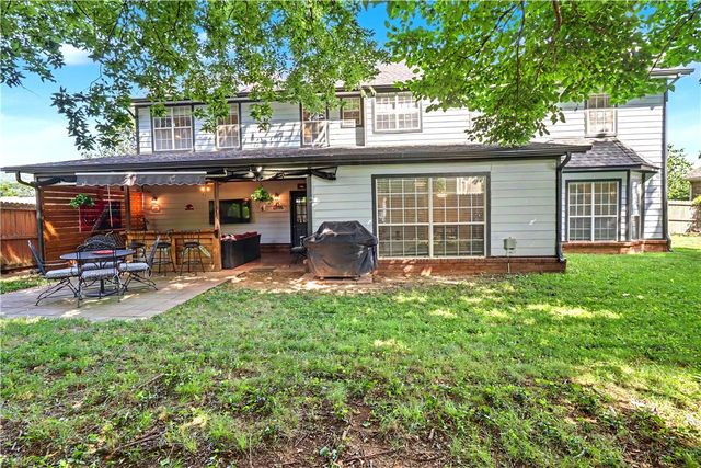 2669 E Meandering Way, Fayetteville, AR 72701