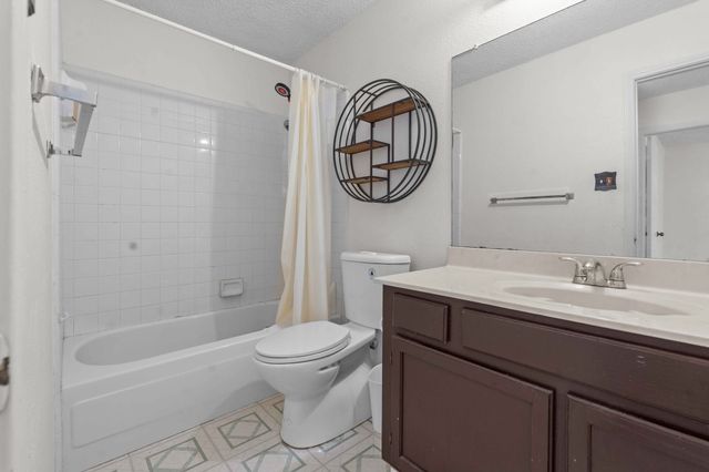 10013 N Suttonwood Drive, Fort Worth, TX 76108