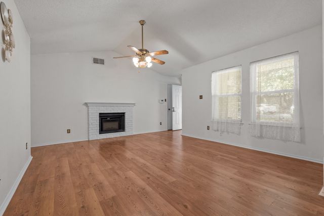 10013 N Suttonwood Drive, Fort Worth, TX 76108