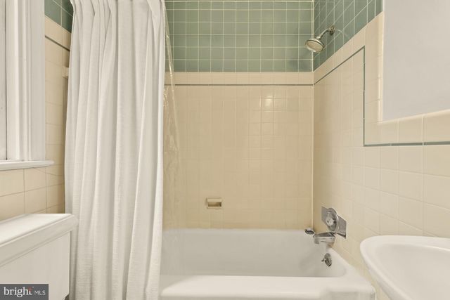 7064 31ST ST NW, Washington, DC 20015