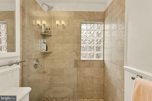 7064 31ST ST NW, Washington, DC 20015