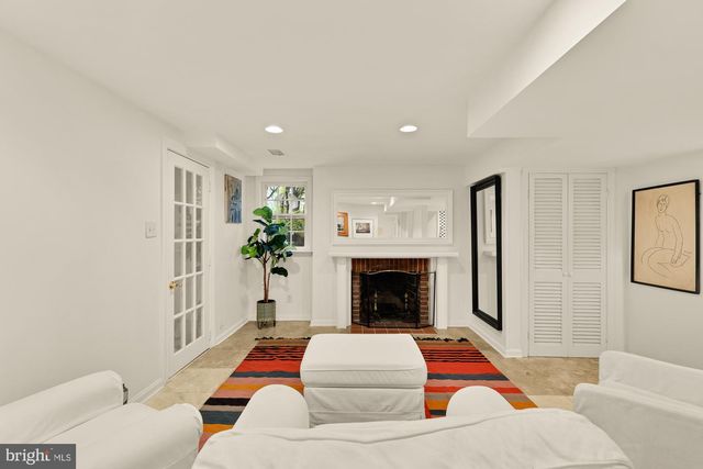 7064 31ST ST NW, Washington, DC 20015