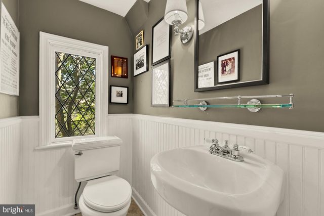 7064 31ST ST NW, Washington, DC 20015