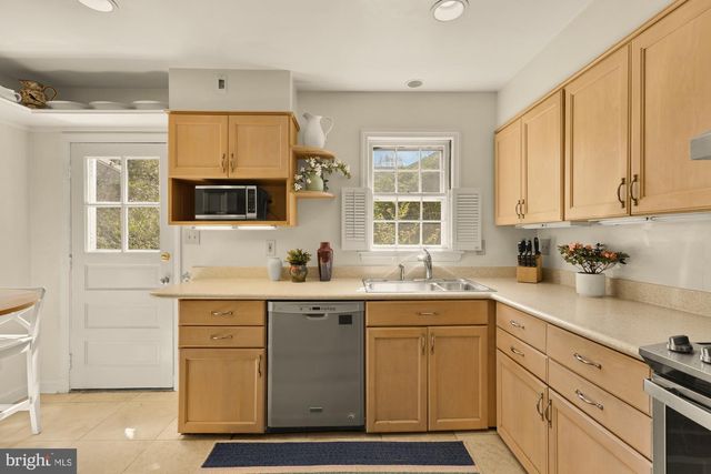 7064 31ST ST NW, Washington, DC 20015