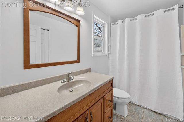 6550 Berrywood Drive, Green Oak Township, MI 48116