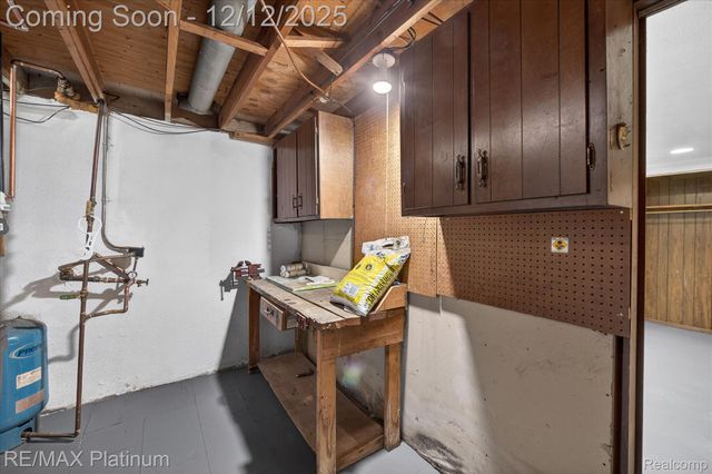 6550 Berrywood Drive, Green Oak Township, MI 48116