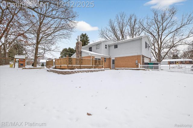 6550 Berrywood Drive, Green Oak Township, MI 48116