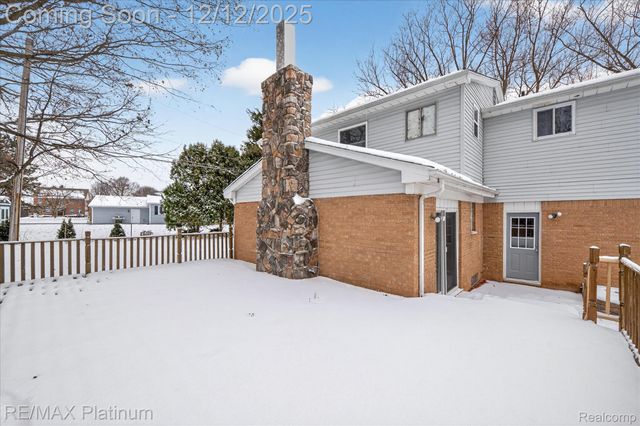 6550 Berrywood Drive, Green Oak Township, MI 48116