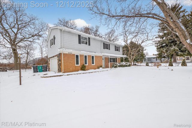 6550 Berrywood Drive, Green Oak Township, MI 48116