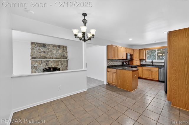 6550 Berrywood Drive, Green Oak Township, MI 48116