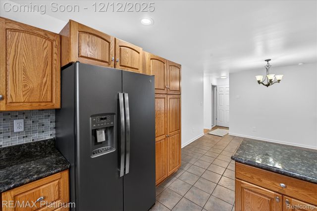 6550 Berrywood Drive, Green Oak Township, MI 48116