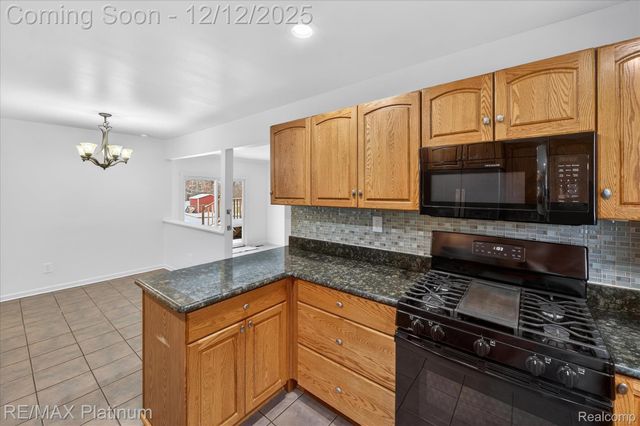 6550 Berrywood Drive, Green Oak Township, MI 48116