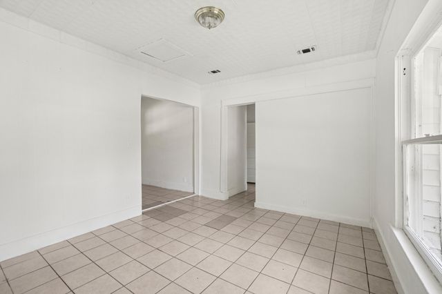 302 S Wood Street, Cleburne, TX 76033