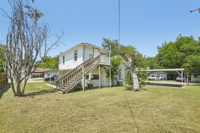 302 S Wood Street, Cleburne, TX 76033