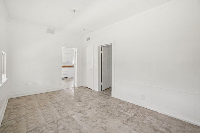 302 S Wood Street, Cleburne, TX 76033