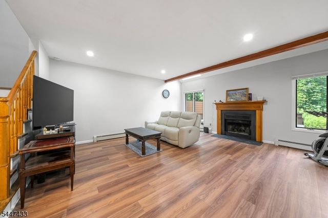 35 Mulford Dr, Wayne Twp., NJ 07470