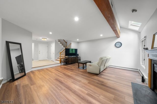 35 Mulford Dr, Wayne Twp., NJ 07470
