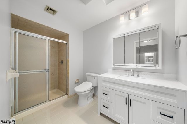 35 Mulford Dr, Wayne Twp., NJ 07470