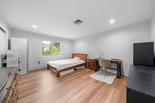 35 Mulford Dr, Wayne Twp., NJ 07470
