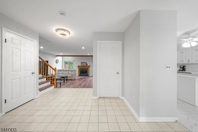 35 Mulford Dr, Wayne Twp., NJ 07470