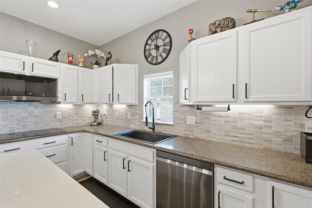 1873 64TH AVENUE N, St Petersburg, FL 33702