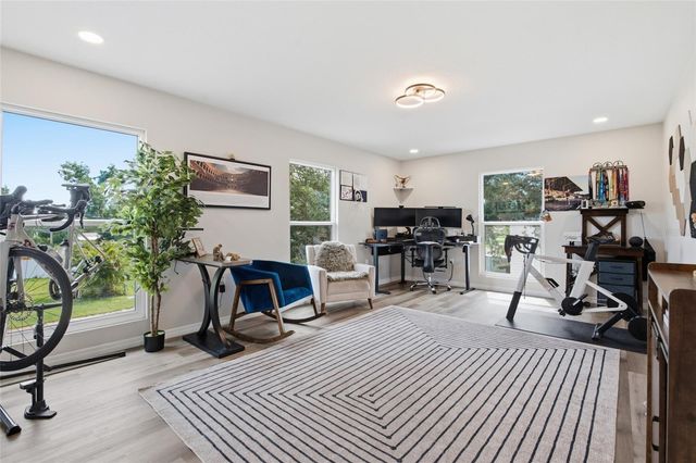 1873 64TH AVENUE N, St Petersburg, FL 33702
